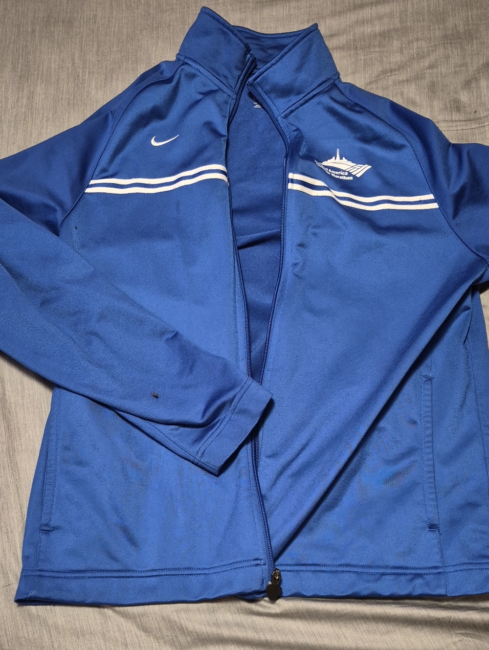 Nike Official CHICAGO MARATHON jacket (Year 2010? Not Sure)